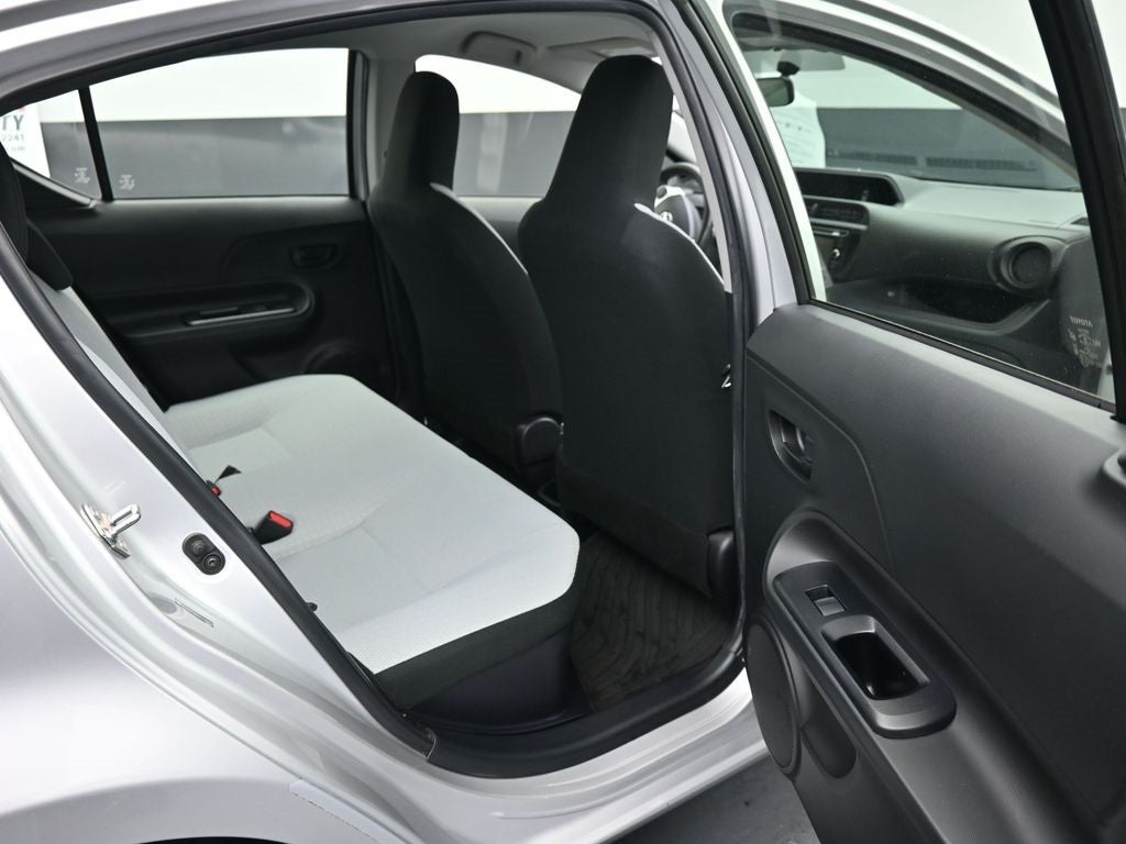 2016 Toyota Prius c One