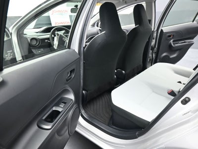 2016 Toyota Prius c One