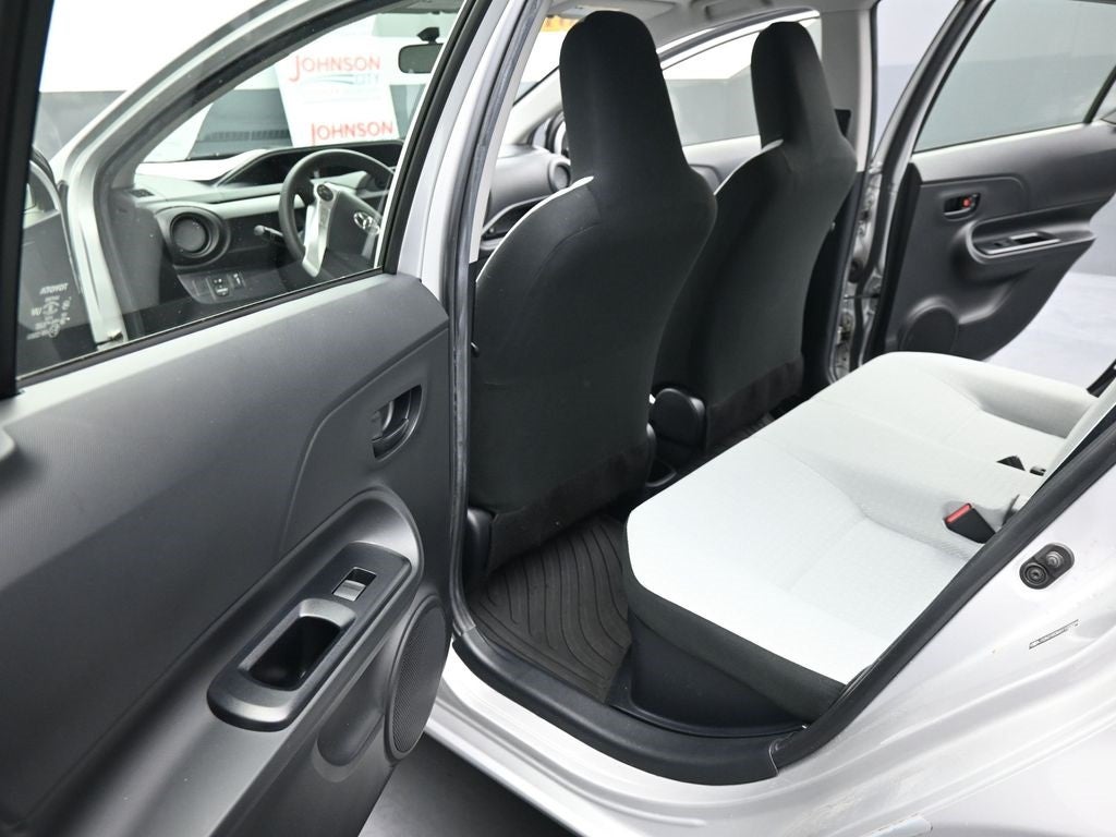 2016 Toyota Prius c One