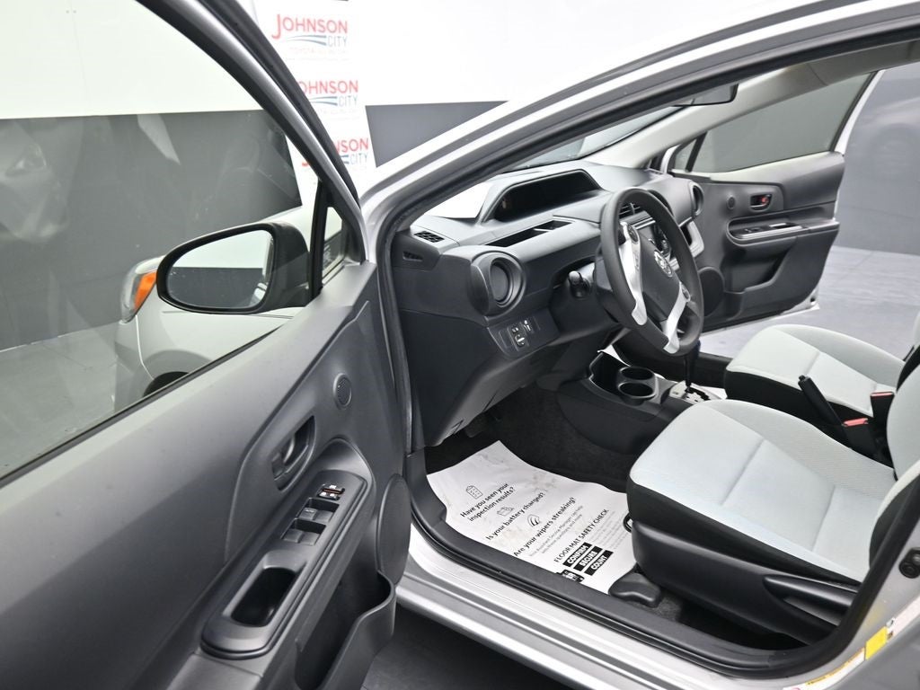 2016 Toyota Prius c One