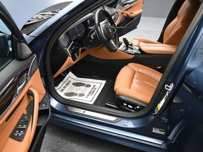 2023 BMW 5 Series M550i xDrive