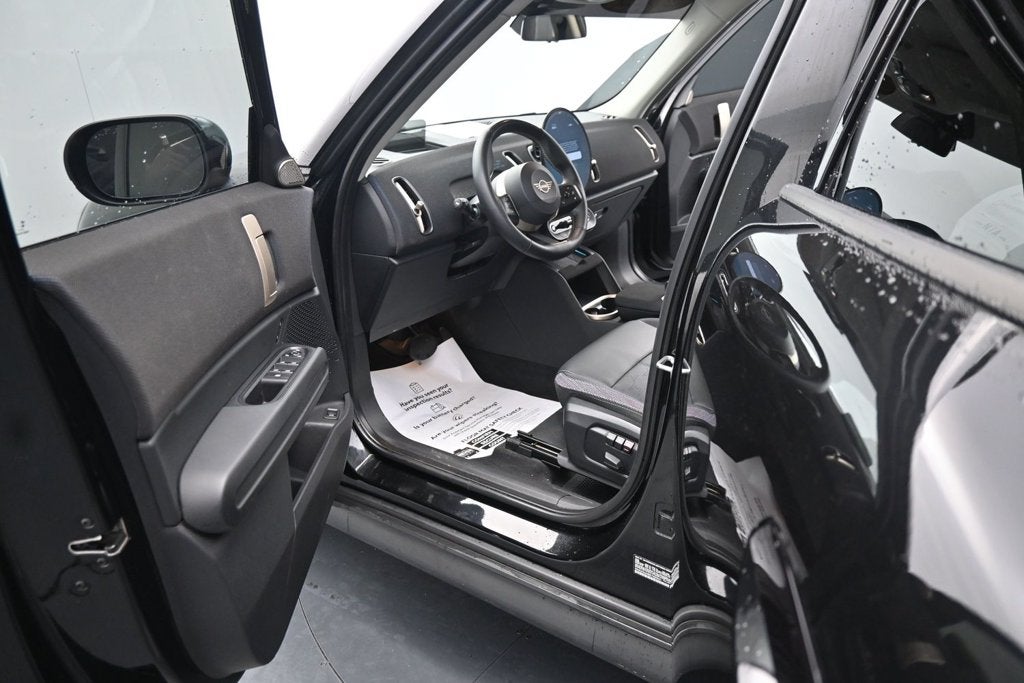 2025 MINI Countryman Signature Plus