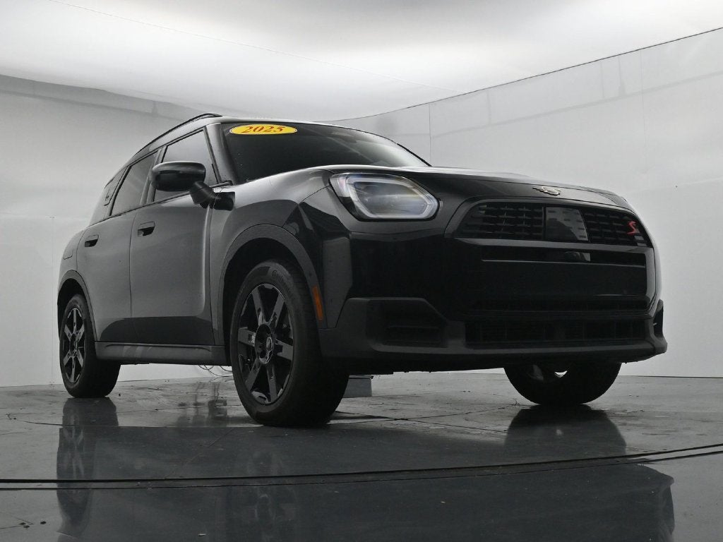 2025 MINI Countryman Signature Plus
