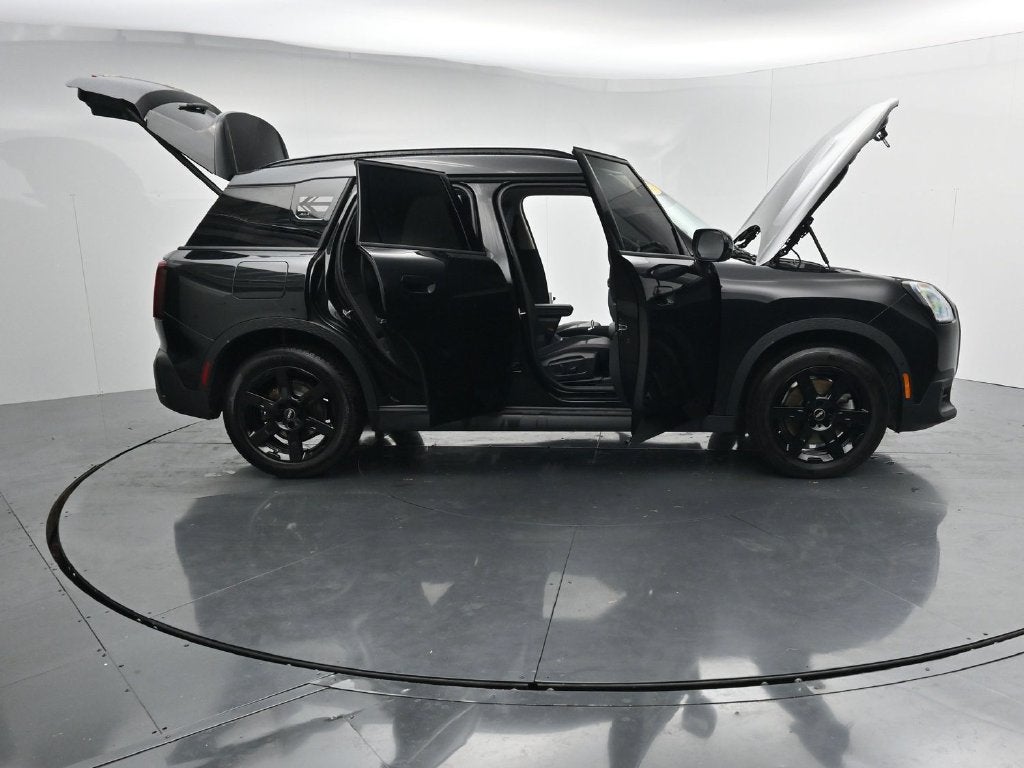 2025 MINI Countryman Signature Plus