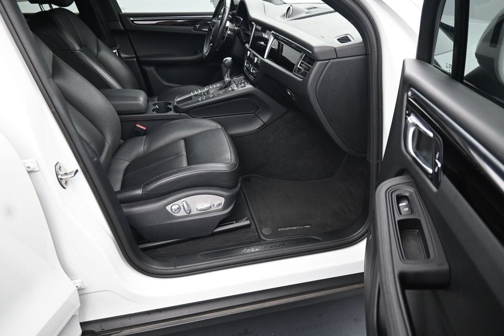 2021 Porsche Macan Base