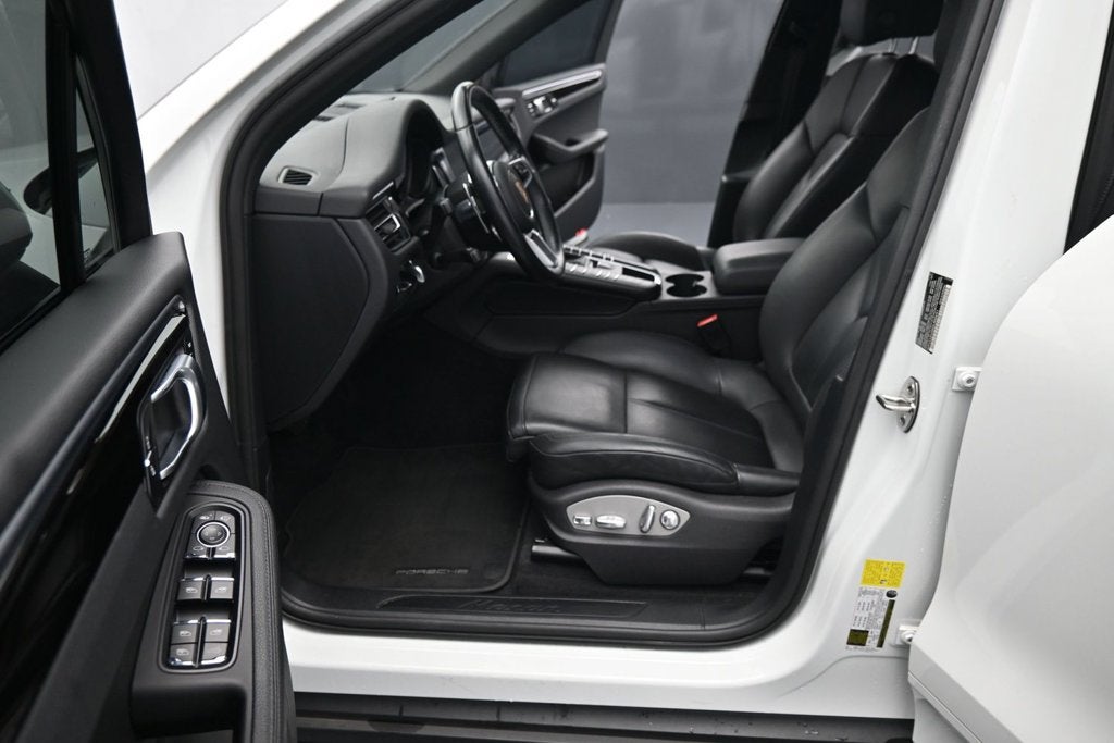 2021 Porsche Macan Base