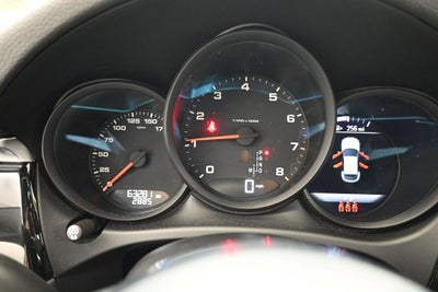 2021 Porsche Macan Base