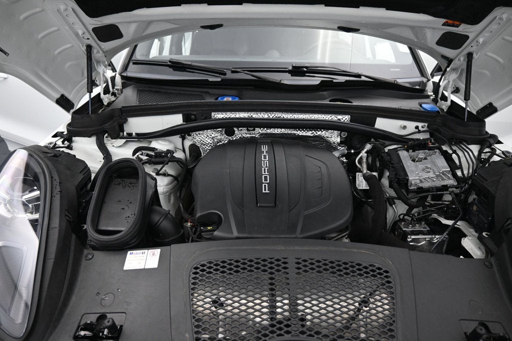 2021 Porsche Macan Base