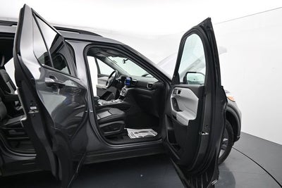 2023 Ford Explorer XLT Sport Appearance Package