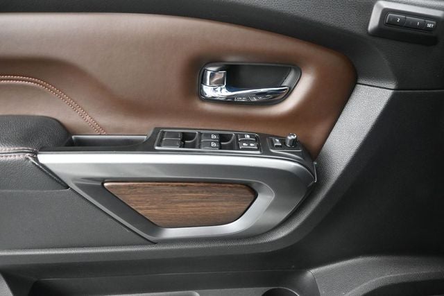 2017 Nissan Titan Platinum Reserve