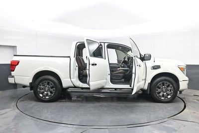 2017 Nissan Titan Platinum Reserve