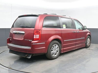 2010 Chrysler Town & Country Limited
