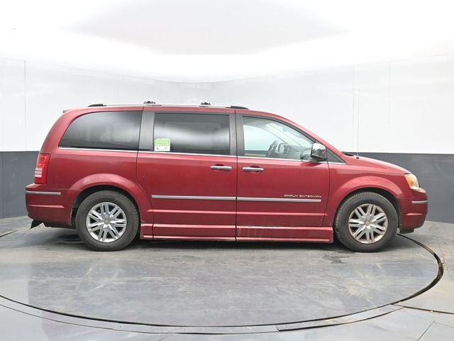 2010 Chrysler Town & Country Limited
