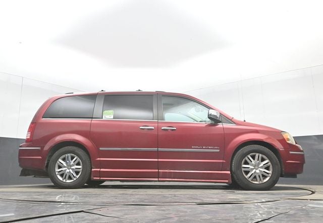 2010 Chrysler Town & Country Limited