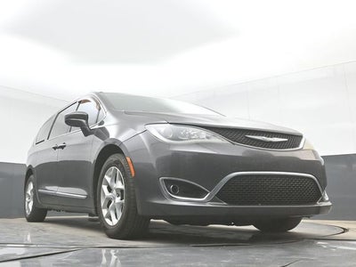 2017 Chrysler Pacifica Touring L Plus