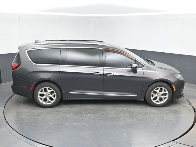 2017 Chrysler Pacifica Touring L Plus