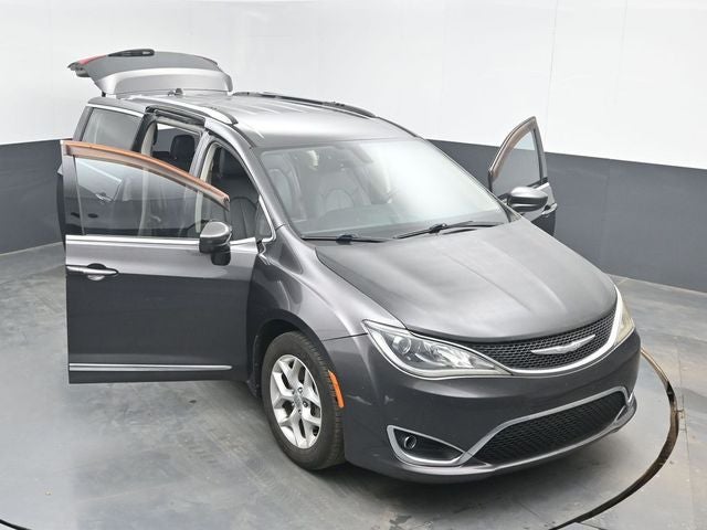 2017 Chrysler Pacifica Touring L Plus