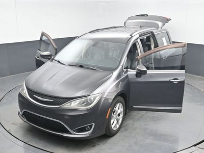 2017 Chrysler Pacifica Touring L Plus