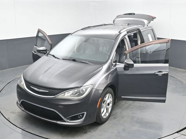 2017 Chrysler Pacifica Touring L Plus
