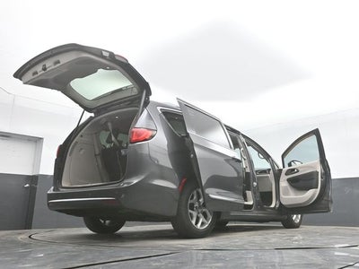 2017 Chrysler Pacifica Touring L Plus