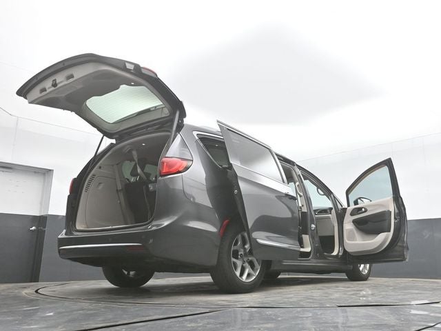 2017 Chrysler Pacifica Touring L Plus