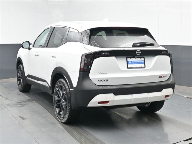 2025 Nissan Kicks SR