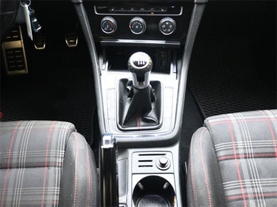 2017 Volkswagen Golf GTI S