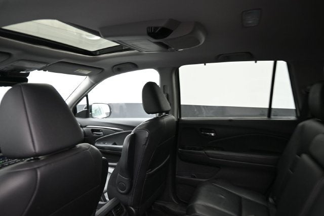 2019 Honda Pilot EX-L w/Navigation and Rear Entertainment System