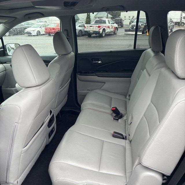 2022 Honda Pilot Touring 8 Passenger