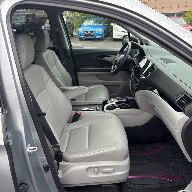 2022 Honda Pilot Touring 8 Passenger