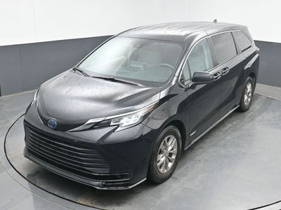 2021 Toyota Sienna LE 8 Passenger