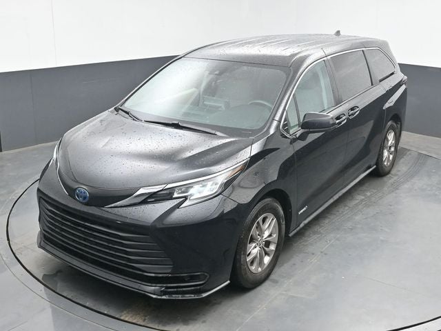 2021 Toyota Sienna LE 8 Passenger