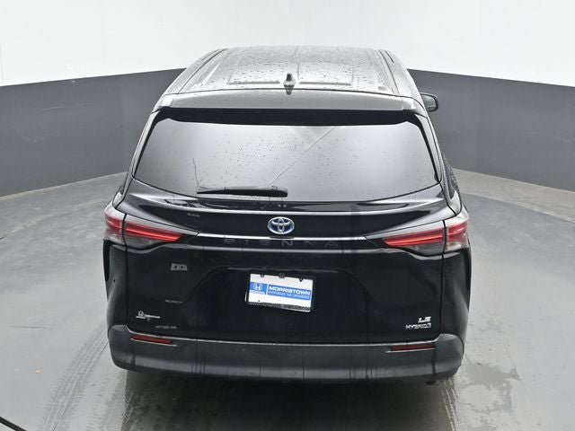 2021 Toyota Sienna LE 8 Passenger