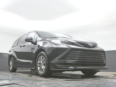 2021 Toyota Sienna LE 8 Passenger