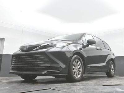2021 Toyota Sienna LE 8 Passenger