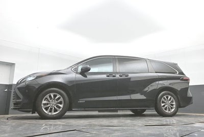 2021 Toyota Sienna LE 8 Passenger