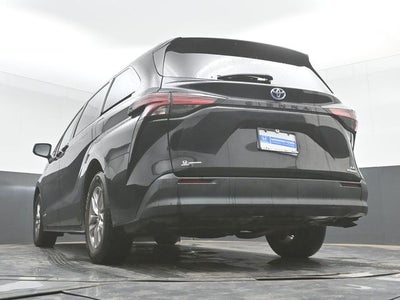 2021 Toyota Sienna LE 8 Passenger