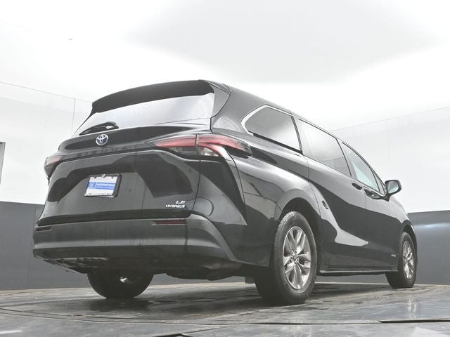 2021 Toyota Sienna LE 8 Passenger