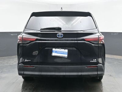 2021 Toyota Sienna LE 8 Passenger