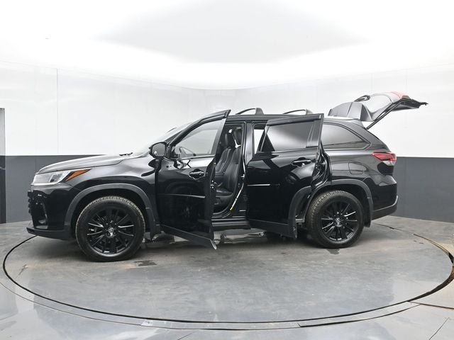 2019 Toyota Highlander Base