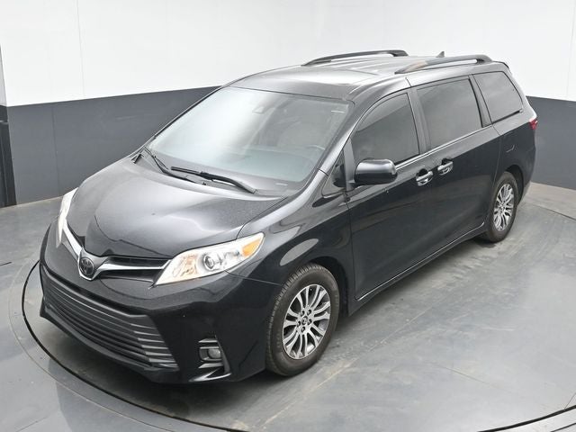 2020 Toyota Sienna XLE 8 Passenger