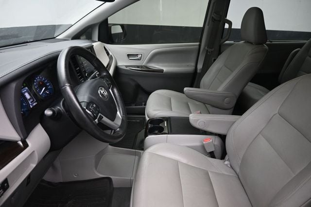 2020 Toyota Sienna XLE 8 Passenger