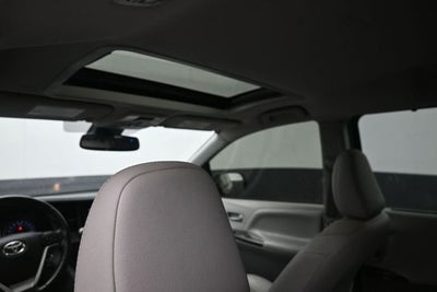 2020 Toyota Sienna XLE 8 Passenger