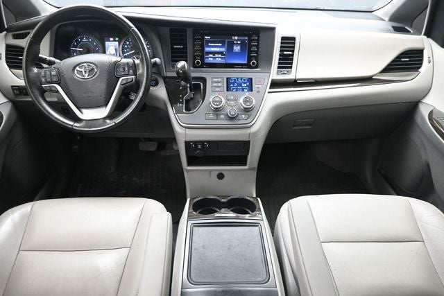 2020 Toyota Sienna XLE 8 Passenger