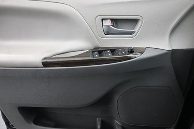 2020 Toyota Sienna XLE 8 Passenger
