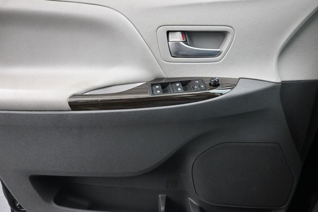 2020 Toyota Sienna XLE 8 Passenger