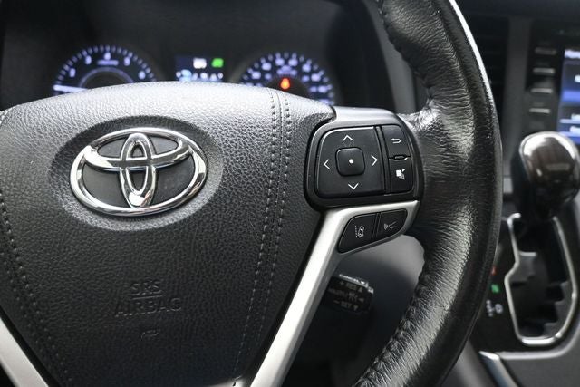 2020 Toyota Sienna XLE 8 Passenger