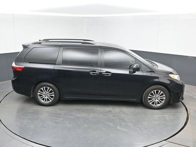 2020 Toyota Sienna XLE 8 Passenger