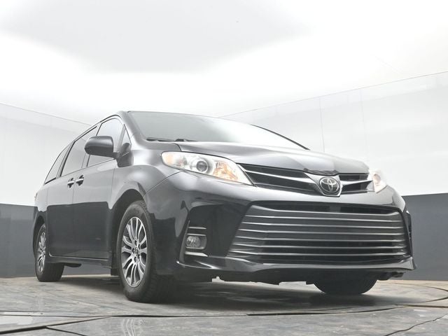 2020 Toyota Sienna XLE 8 Passenger
