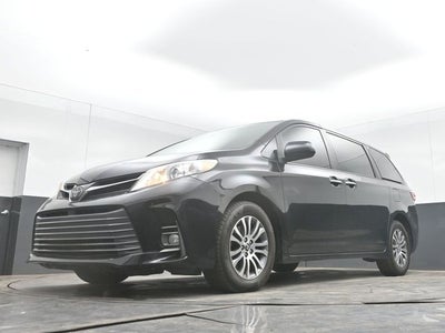 2020 Toyota Sienna XLE 8 Passenger